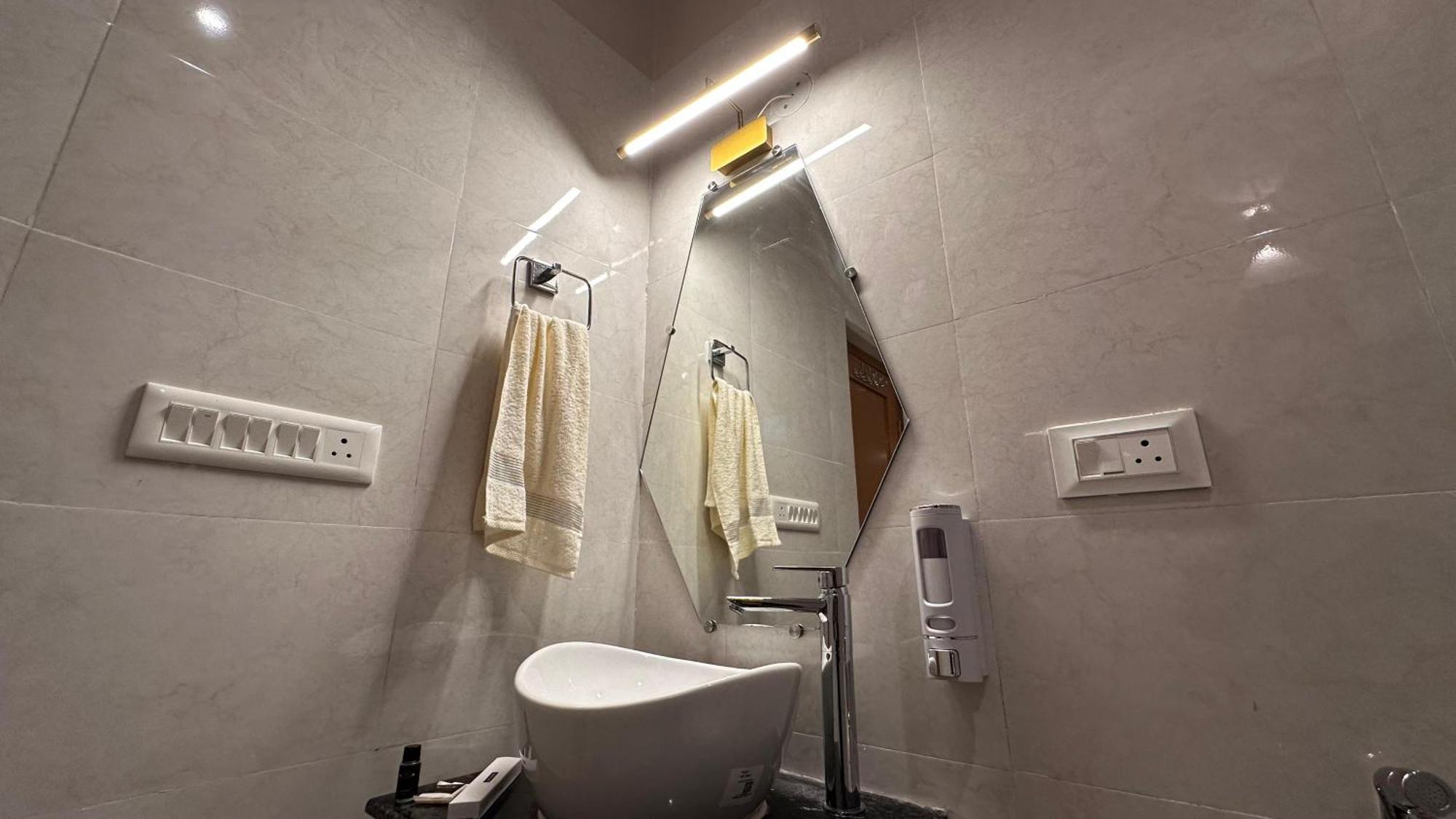 The Lumi Hotel Bir  Luaran gambar