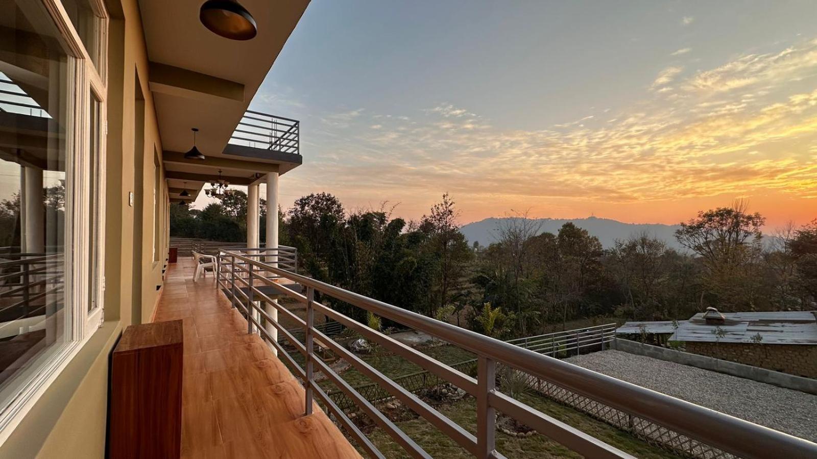 The Lumi Hotel Bir  Luaran gambar